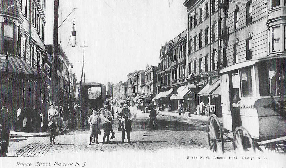 Street Scene
Postcard
