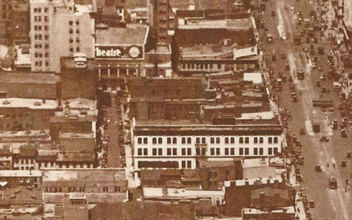 Treat Place
1925
Image from "Broad National Bancorporation"
