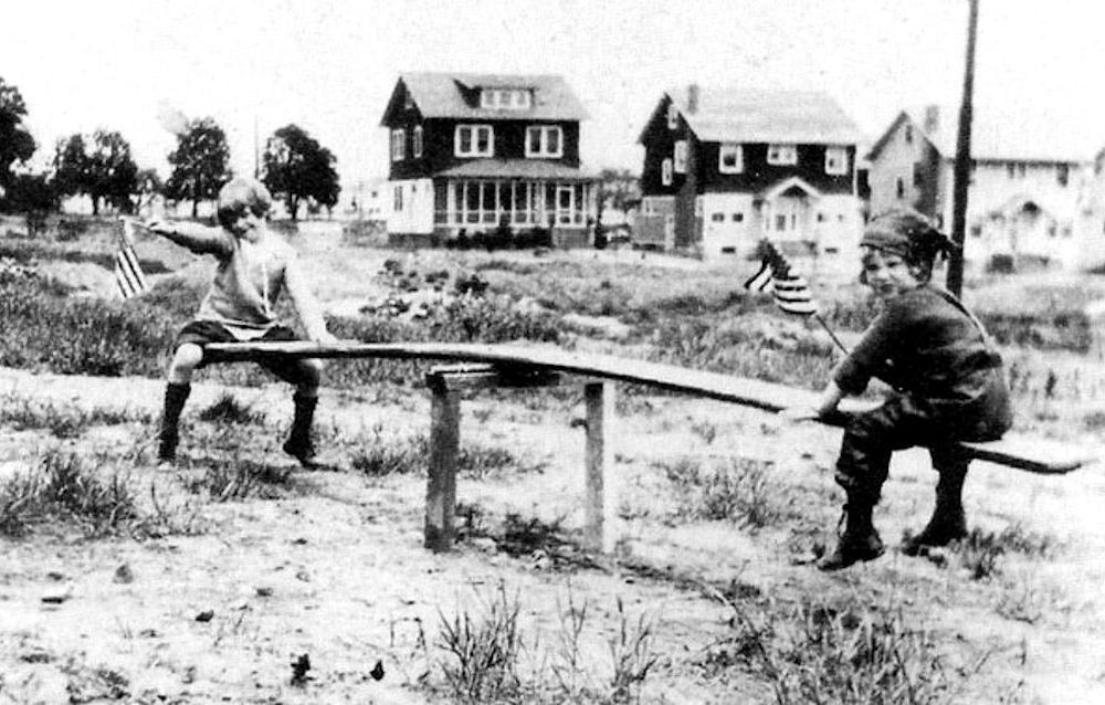 71, 65 & 61 Keer Avenue (background)
Photo from the Newark Public Library
