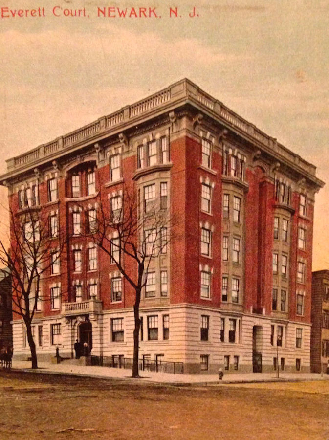 Court & Plane Streets
Postcard
