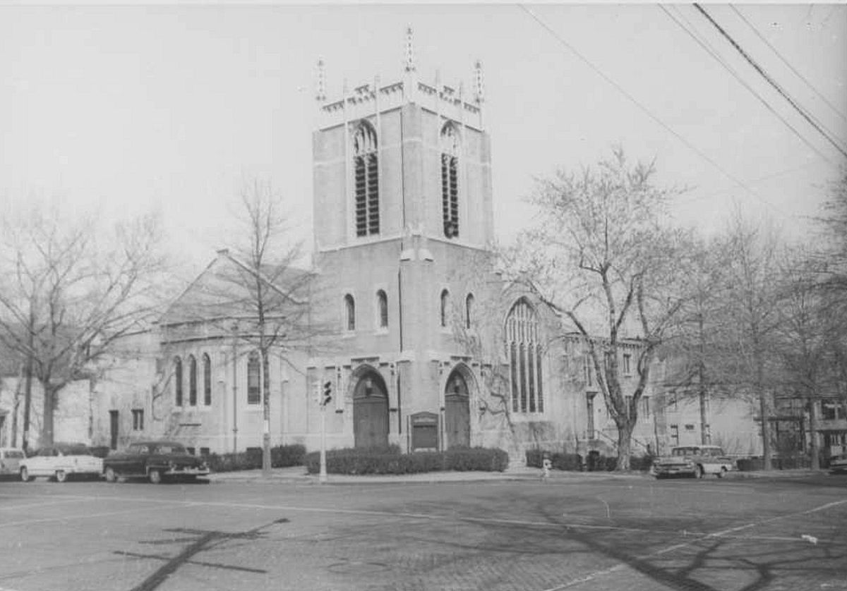 Grafton & Mount Prospect Avenues (NE)
Copyright photo from the Samuel Berg Collection at the Newark Public Library.  To view the collection please visit their 
[url=https://archive.org/details/nplberg]web site[/url]. 
