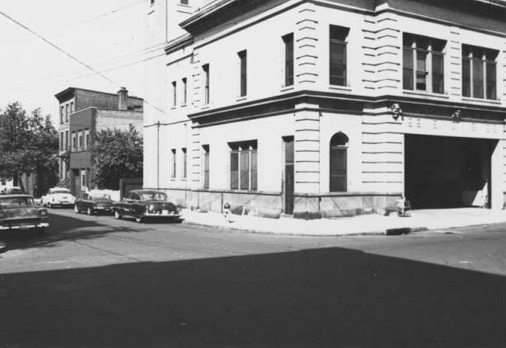199 New Street
Copyright photo from the Samuel Berg Collection at the Newark Public Library.  To view the collection please visit their 
[url=https://cdm17229.contentdm.oclc.org/digital/collection/p17229coll6]web site[/url]. 
