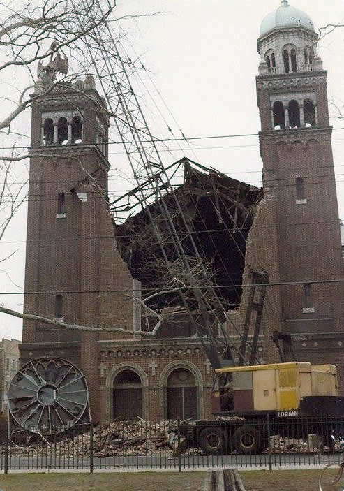205 Adams Street
Holy Trinity RC Church
