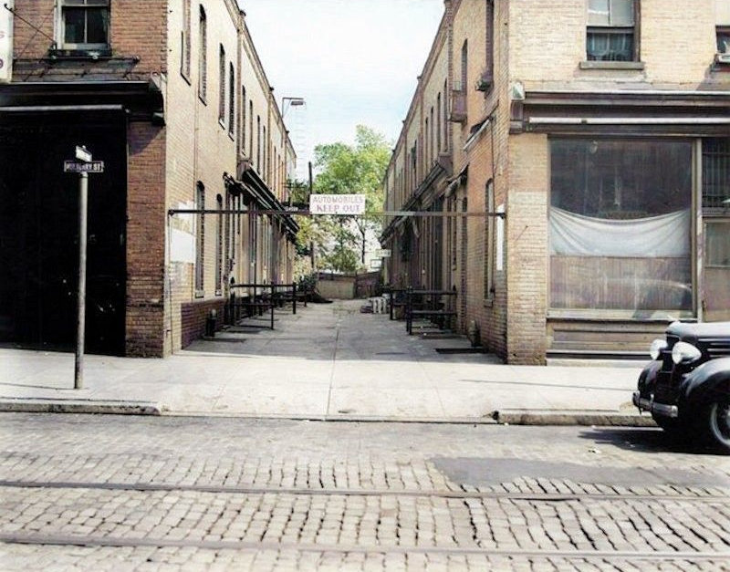 208 Mulberry Street
Colorized
