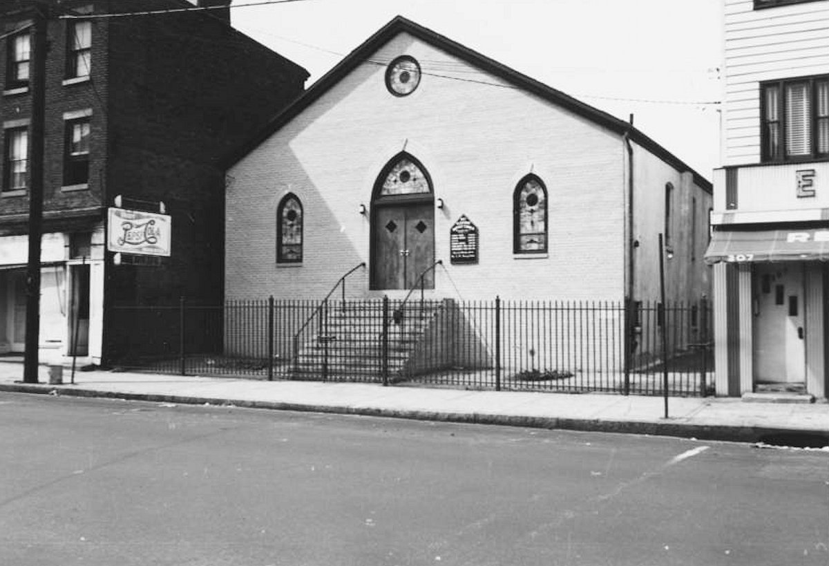 209 West Kinney Street
Copyright photo from the Samuel Berg Collection at the Newark Public Library.  To view the collection please visit their 
[url=https://archive.org/details/nplberg]web site[/url]. 
