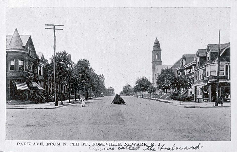 Park Avenue looking west from N. 7th Street

