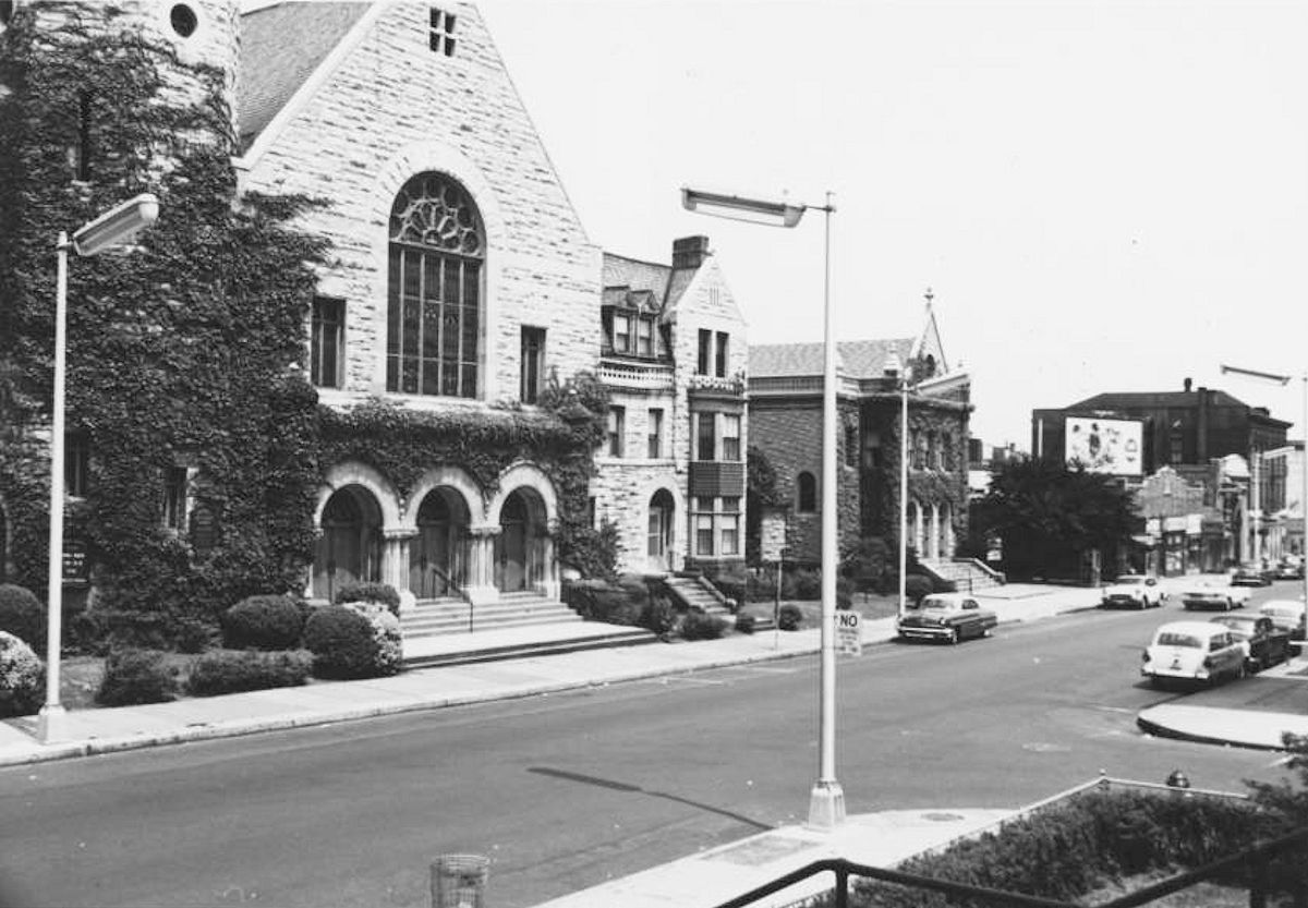 525 Orange Street
Copyright photo from the Samuel Berg Collection at the Newark Public Library.  To view the collection please visit their 
[url=https://cdm17229.contentdm.oclc.org/digital/collection/p17229coll6]web site[/url]. 
