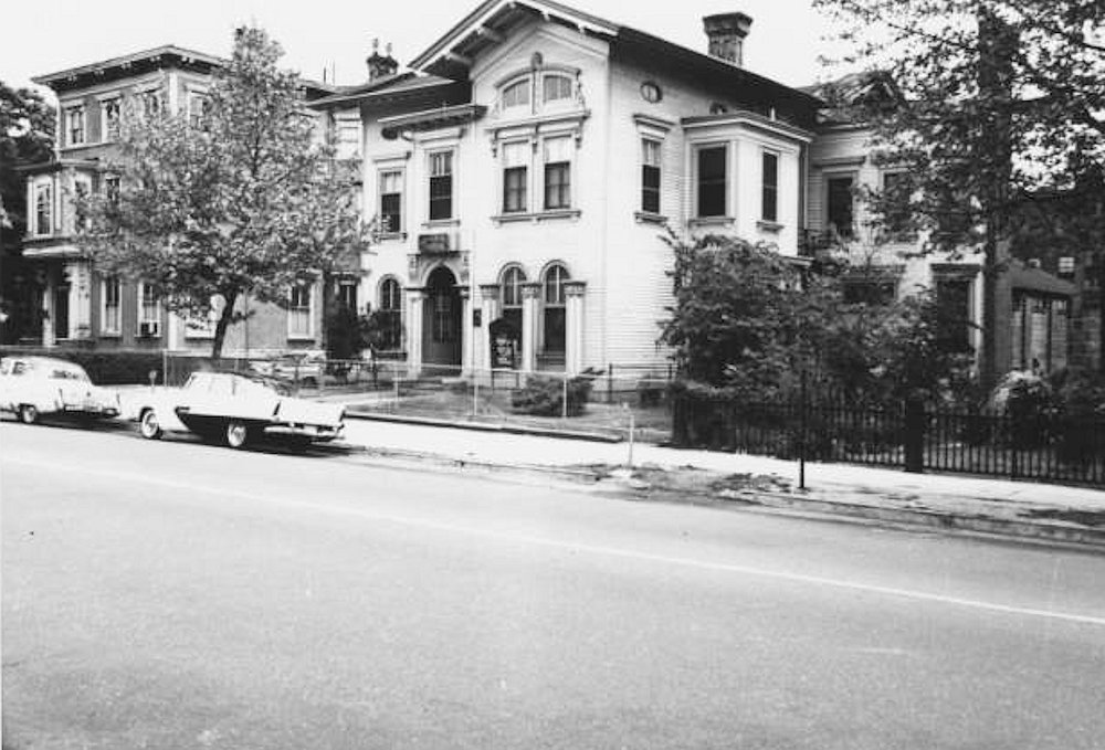 584 High Street
1960
Copyright photo from the Samuel Berg Collection at the Newark Public Library.  To view the collection please visit their 
[url=https://cdm17229.contentdm.oclc.org/digital/collection/p17229coll6]web site[/url]. 
