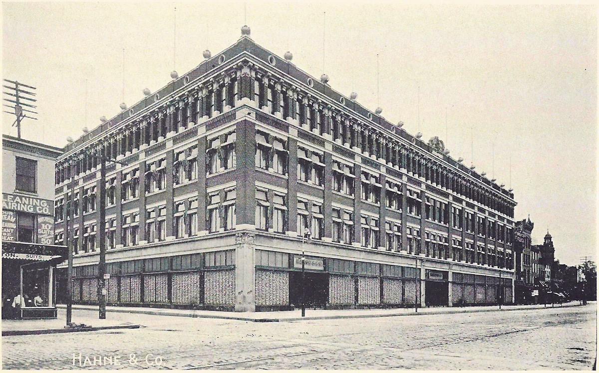 609 Broad Street
~1905
From "Views of Newark" Published by L. H. Nelson Company ~1905

