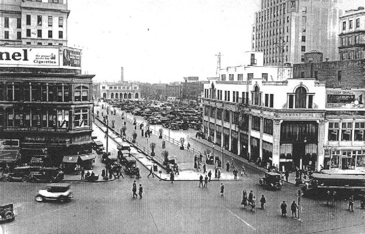 Broad Street, Park Place & Raymond Blvd.
This is the corner of Park Place, Broad Street & Raymond Blvd (North & South Canal Street). The strip of land between the two Canal Streets is where the Morris Canal ran. 
