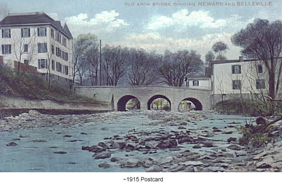 Broadway Bridge over Second Avenue
Postcard
