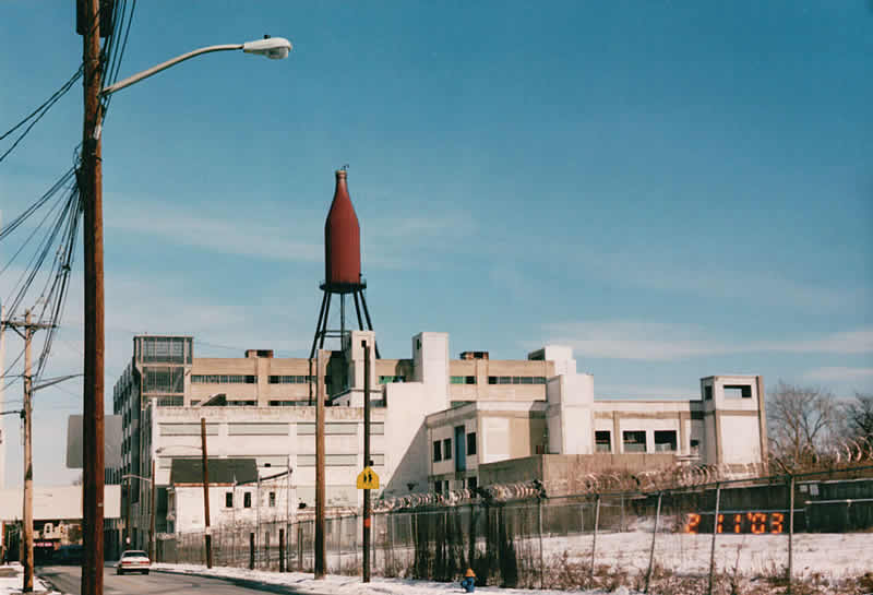402 Grove Street (Irvington)
Grove Street view of Pabst/Hoffman Plant
2002/2003
Photo from Jule Spohn
