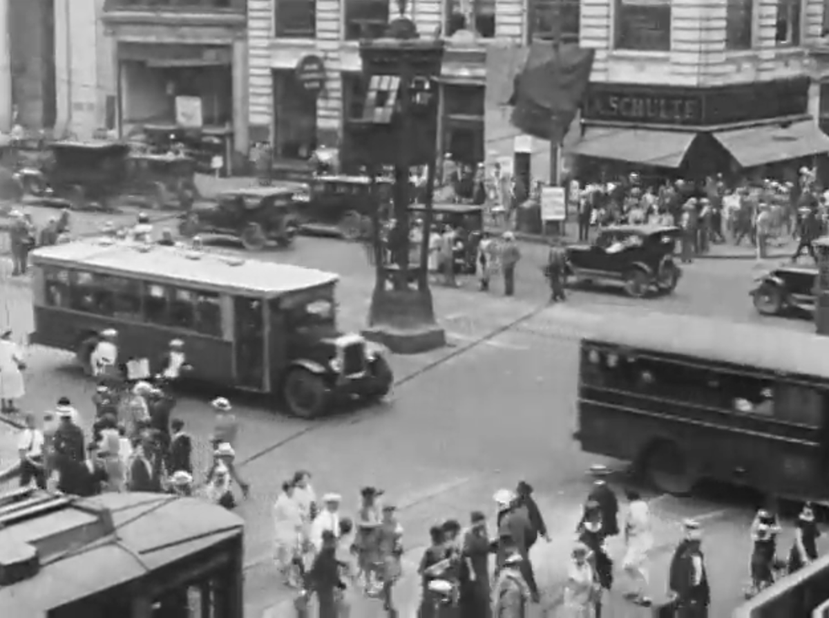 1926
Photo from "Sightseeing in Newark, N. J. by John H. Dunnachie: 1926"
