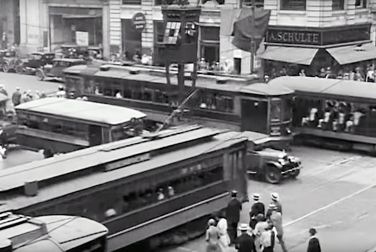 1926
Photo from "Sightseeing in Newark, N. J. by John H. Dunnachie: 1926"
