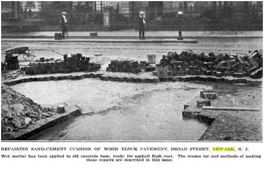 Repairing Sand-Cement Cushion of Wood Block Pavement
Image from Gonzalo Alberto
