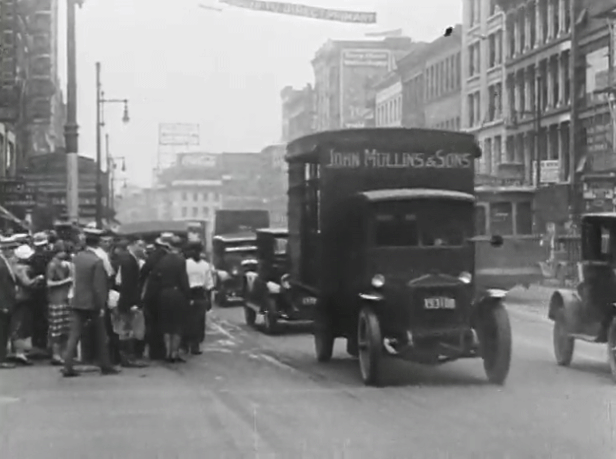 Photo from "Sightseeing in Newark, N. J. by John H. Dunnachie: 1926"
