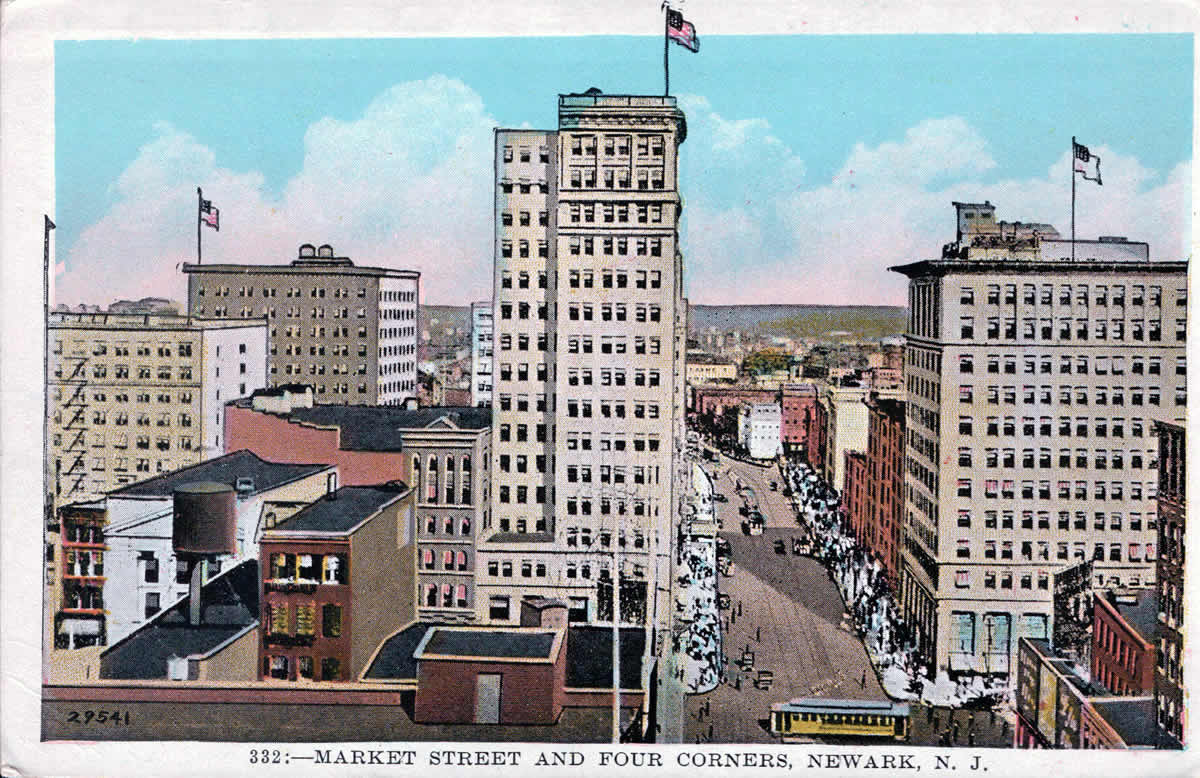Market Street looking east from before Broad Street
Postcard
