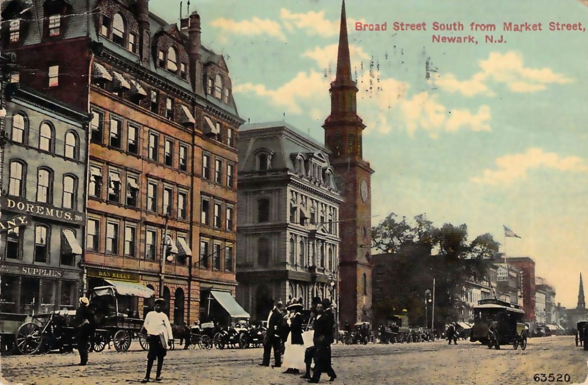 796 Broad Street Looking South
Postrcard
